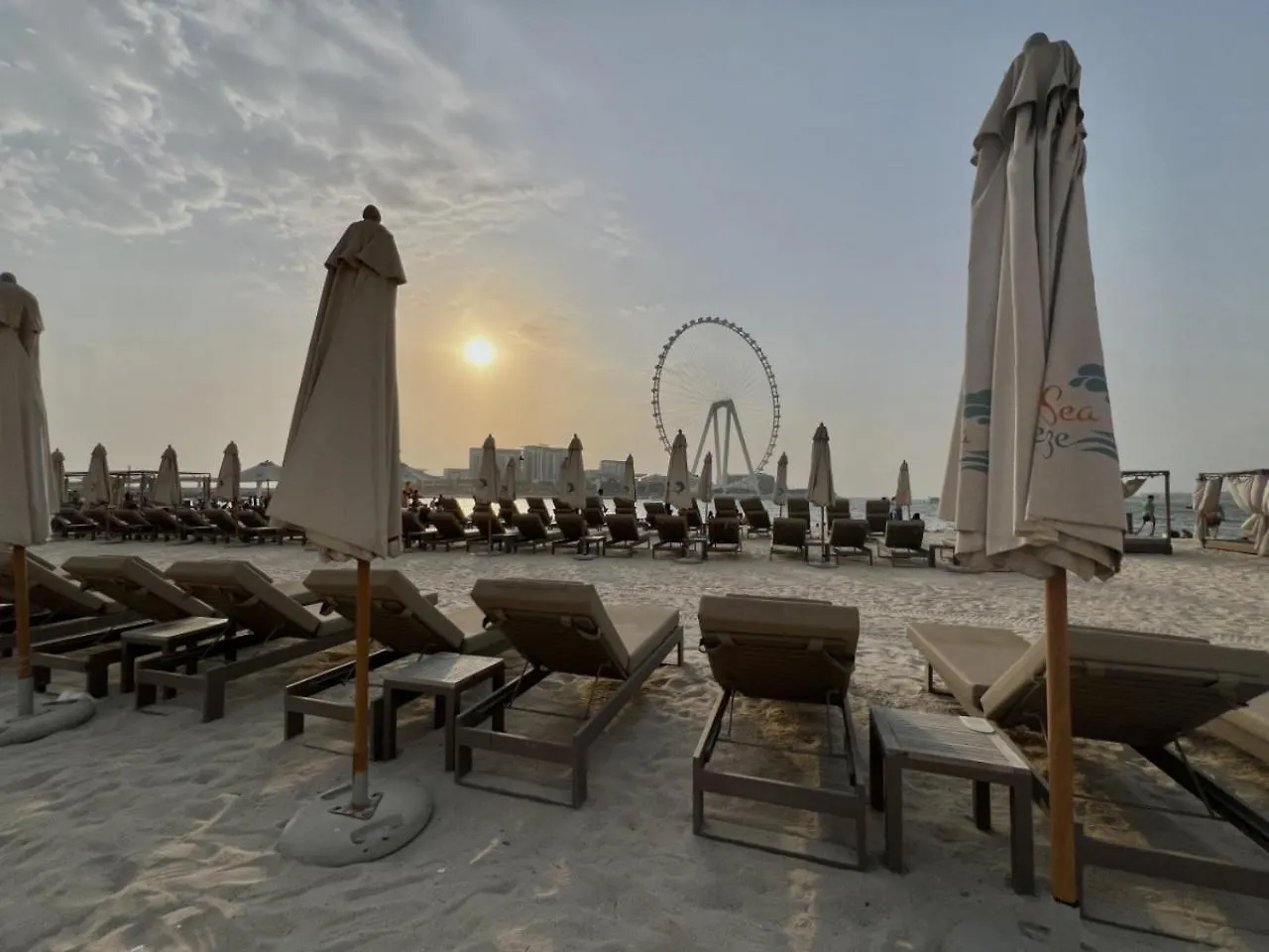 Stylish 1 Bedroom Canal View, Near Beach And Metro Station Dubai Apartment
