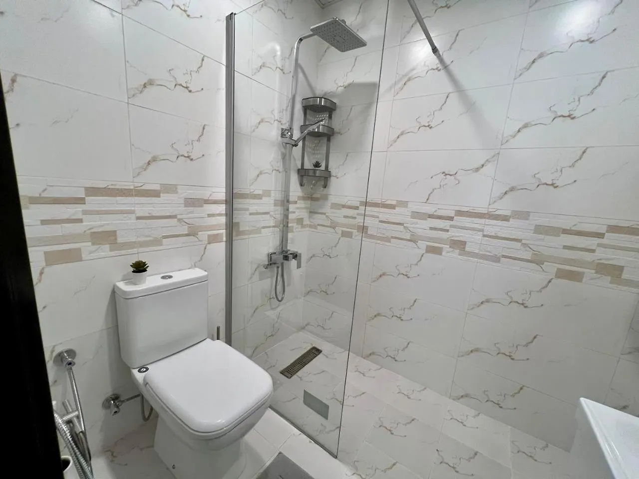 Stylish 1 Bedroom Canal View, Near Beach And Metro Station Dubai