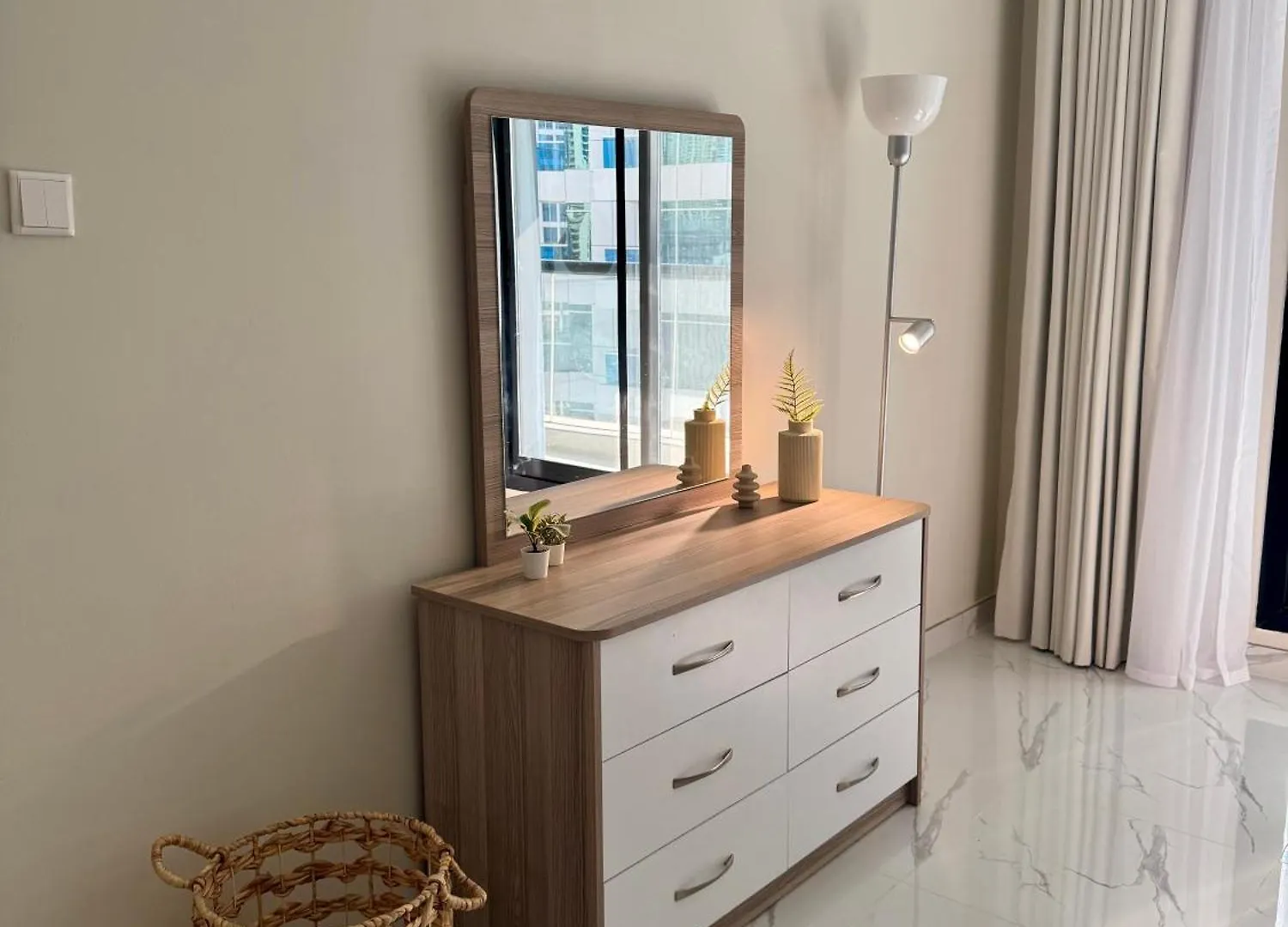 Apartment Stylish 1 Bedroom Canal View, Near Beach And Metro Station Dubai