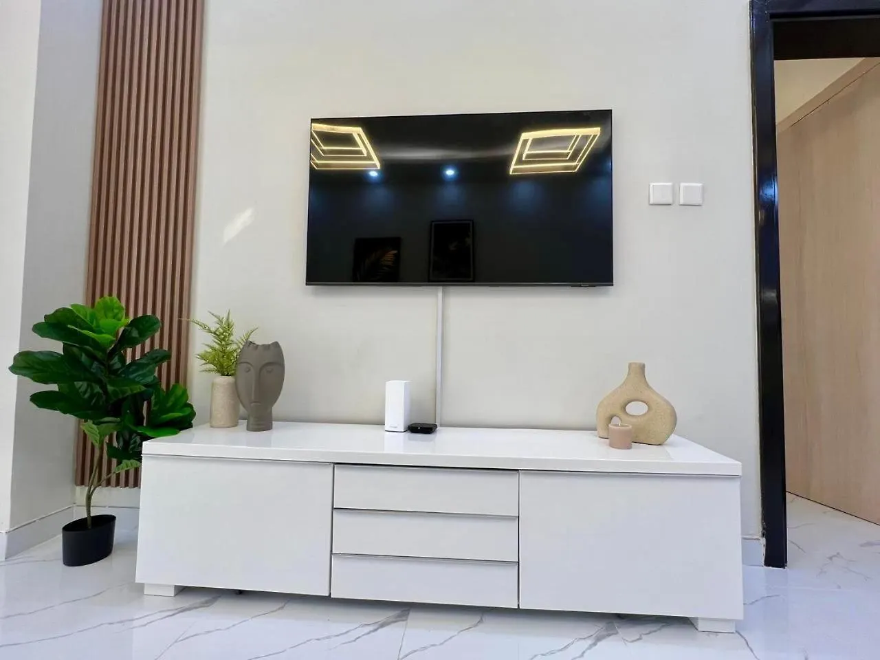 Stylish 1 Bedroom Canal View, Near Beach And Metro Station Dubai Apartment