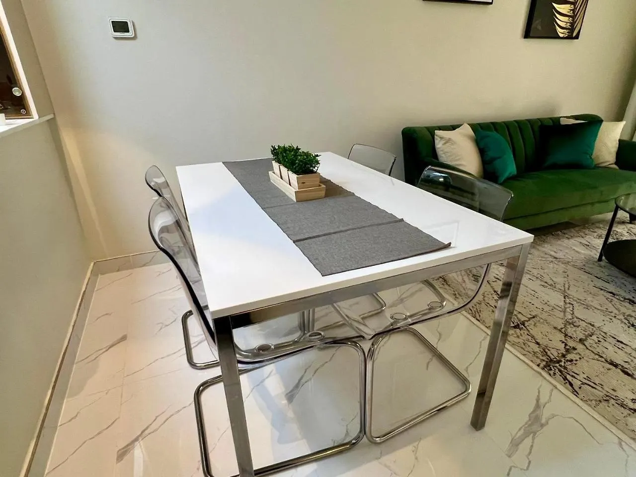 Stylish 1 Bedroom Canal View, Near Beach And Metro Station Dubai