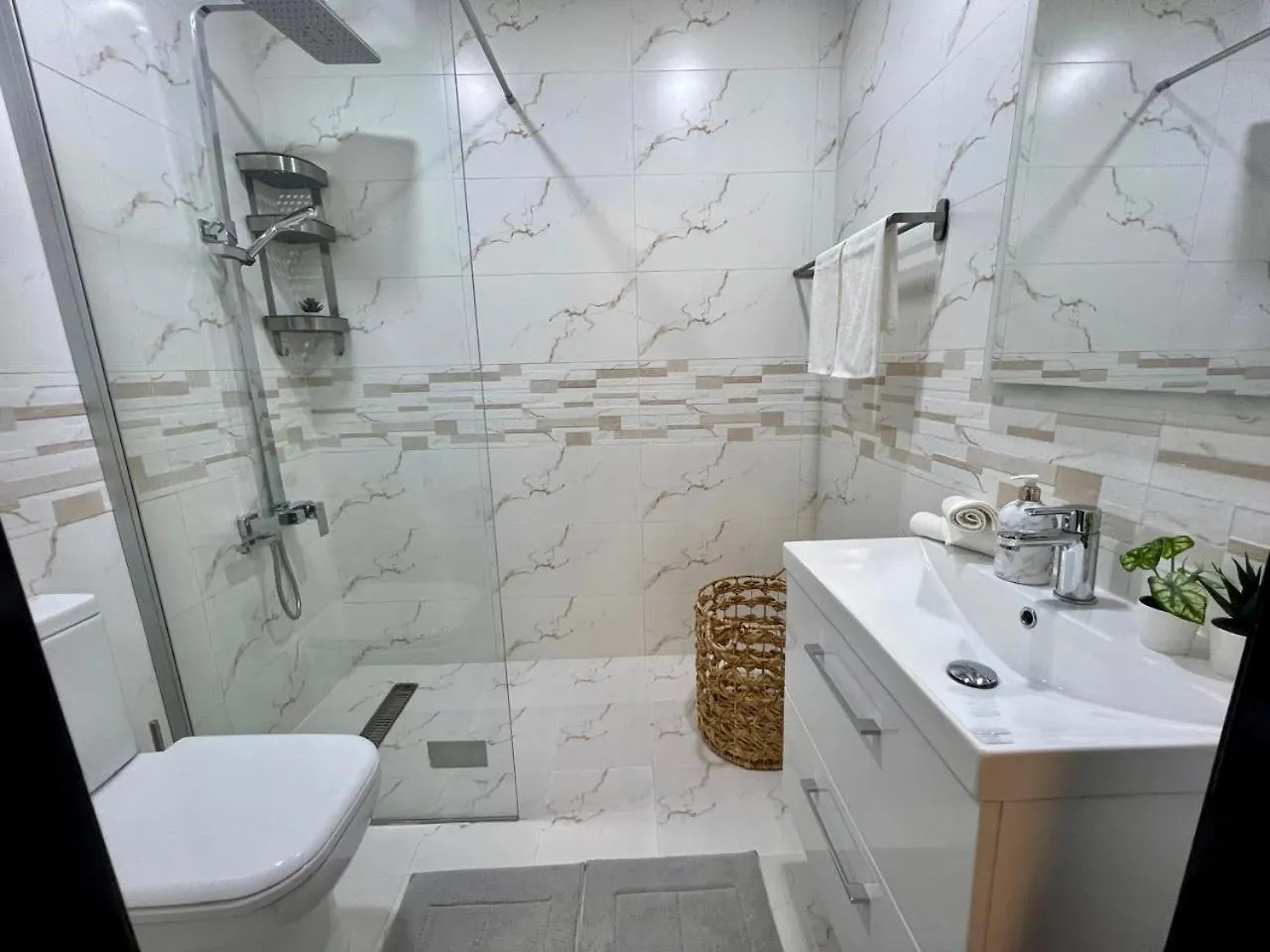 Apartment Stylish 1 Bedroom Canal View, Near Beach And Metro Station Dubai