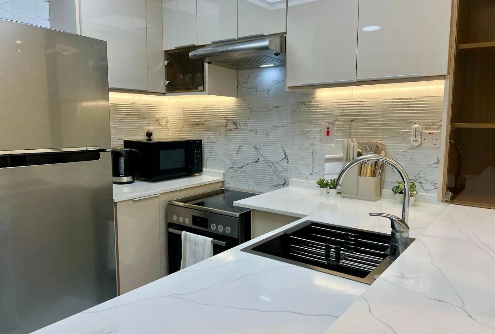 Apartment Stylish 1 Bedroom Canal View, Near Beach And Metro Station Dubai